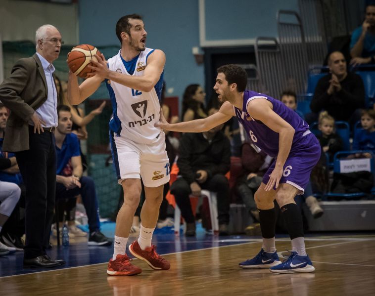 זליקוביץ' מול בן צבי (עודד קרני, מנהלת הליגה) זליקוביץ' מול בן צבי (עודד קרני, מנהלת הליגה)
