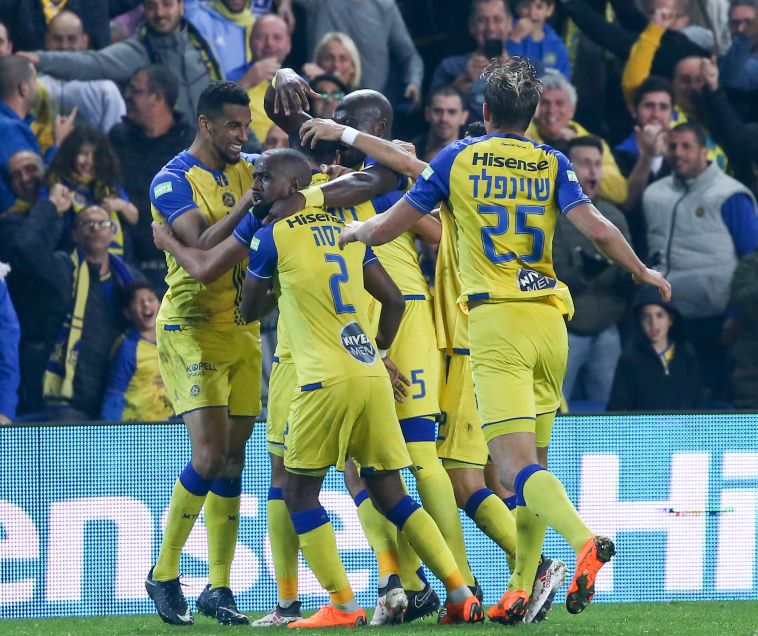 שחקני מכבי ת