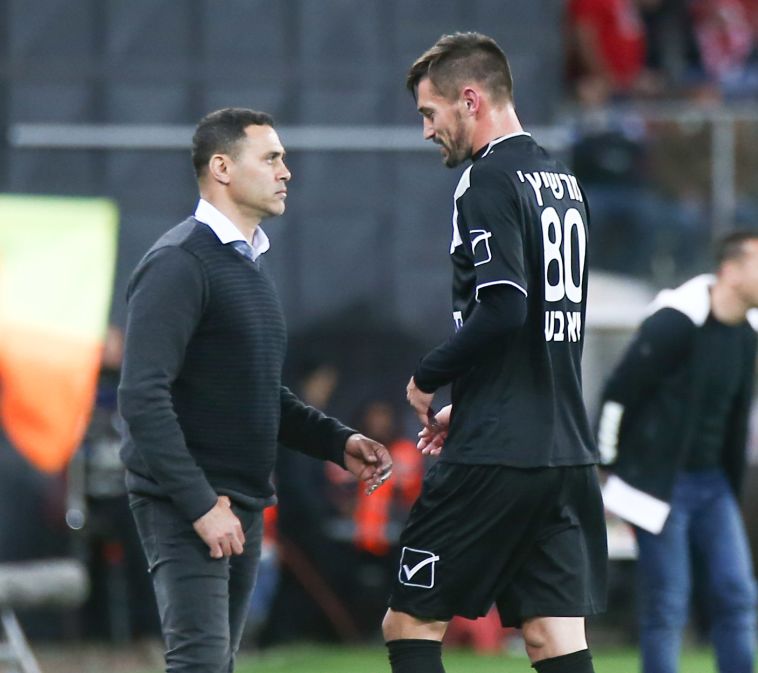 בנין עם מרשיץ' (דני מרון)