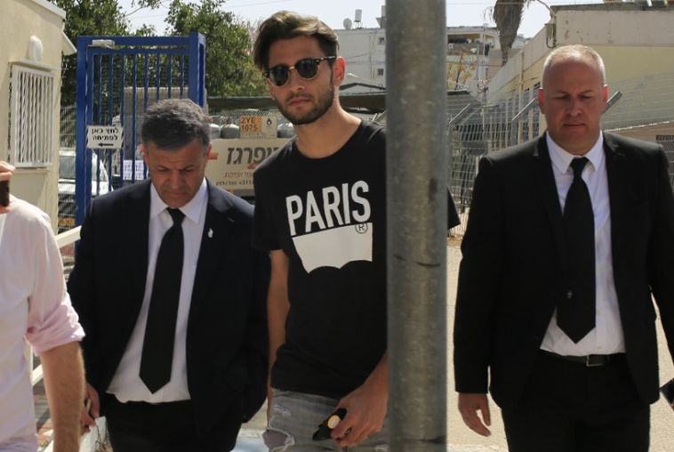 אנתוני וארן. ינקוט בצעדים (לירון מולדובן)