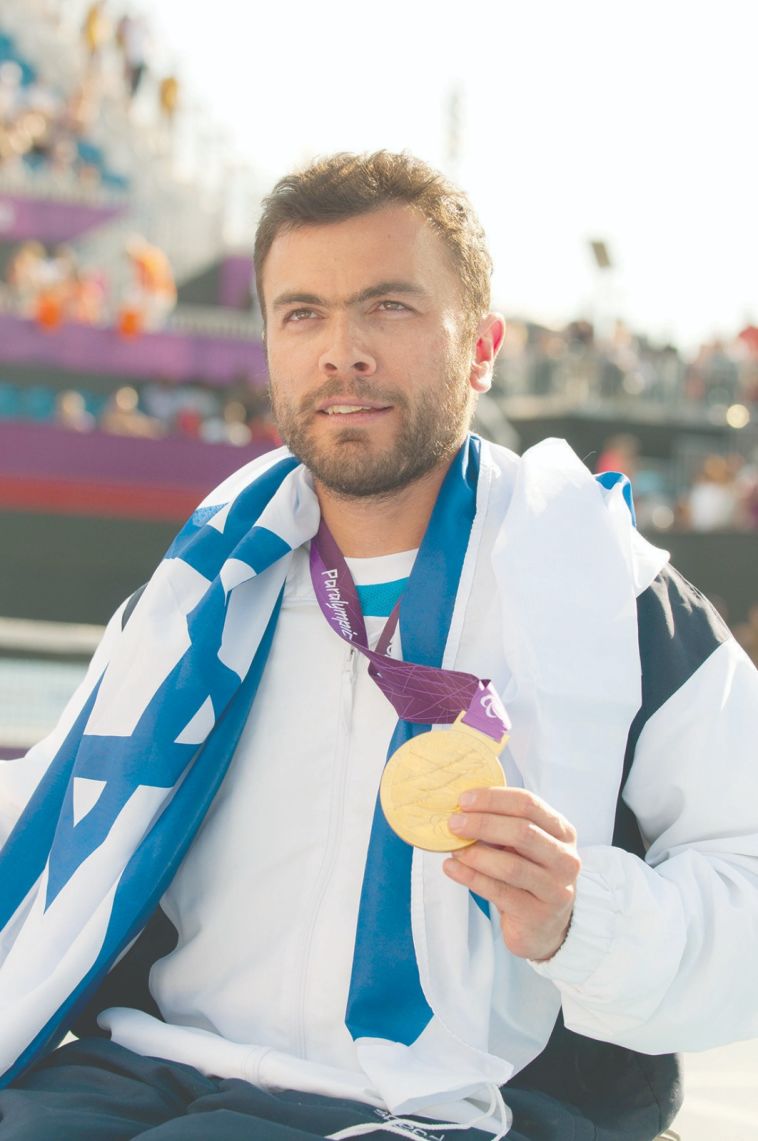גרשוני. ממשיך להביא כבוד (רזי ליבנת) גרשוני. ממשיך להביא כבוד (רזי ליבנת)