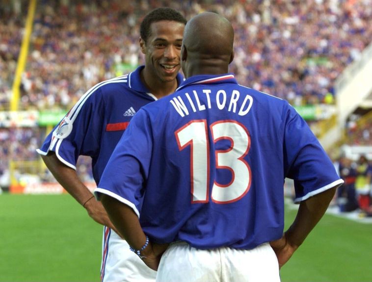 הנרי ו-וילטורד במדי נבחרת צרפת. הלהיבו בשנות ה-90 (גטי אימג'ס)