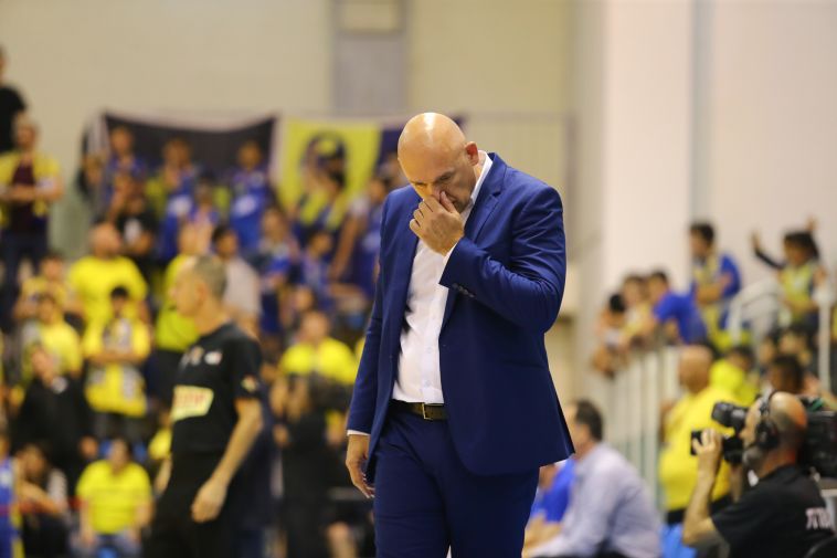 נבן ספאחיה. קטל את השחקנים שלו (לירון מולדובן)