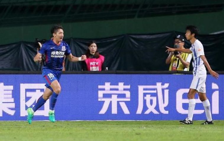 די גאו חוגג את השער הראשון של שנואה (הליגה הסינית)