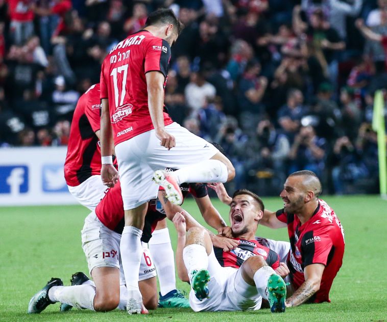 האדומים חוגגים את השער האדיר של פלקושצ'נקו (דני מרון)