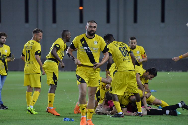 ערן לוי. נמנע עימות (אריאל שלום)