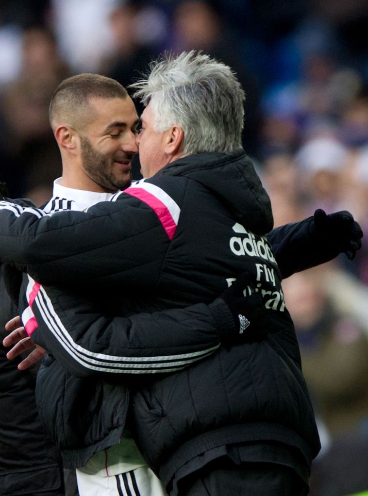 בנזמה ואנצ'לוטי. היחסים ביניהם אכן מצוינים (GETTY IMAGES)