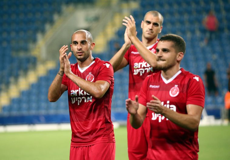 שחקני הפועל תל אביב. לברשצקי לא היה מקום בסגל הזה (אודי ציטיאט)