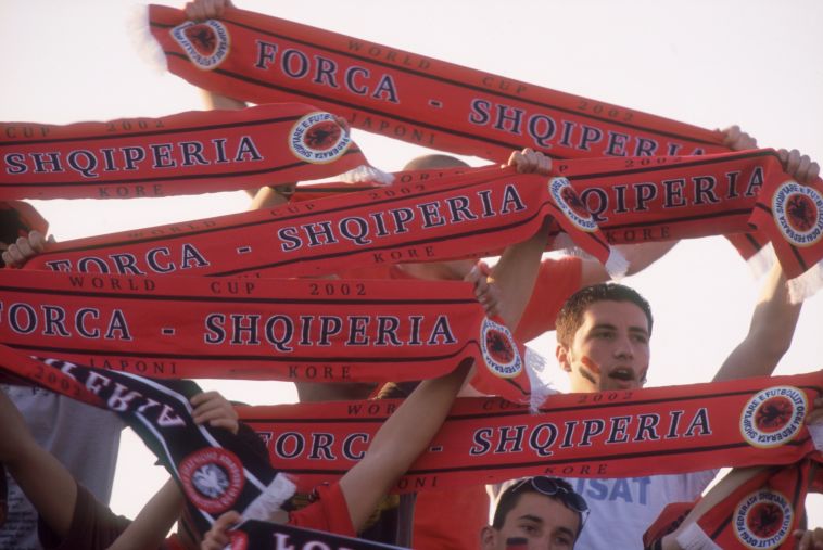 אוהדי נבחרת אלבניה. 