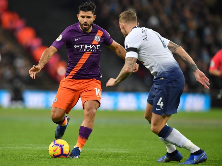 אגוארו מול אלדרווירלד. האורחת פתחה בסערה (AFP)