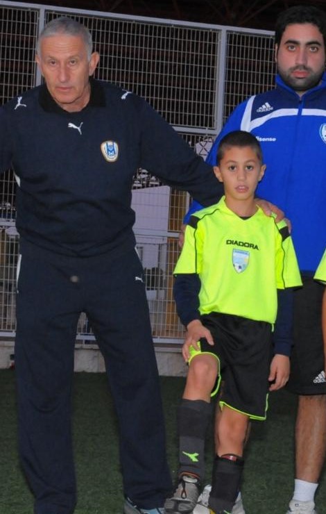 עילאי אלמקייס עם זאב זלצר בגיל 9