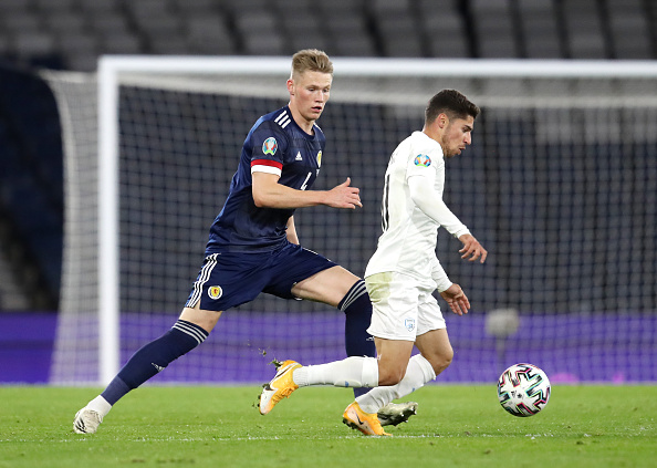 סקוט מקטומיניי נצמד למנור סולומון