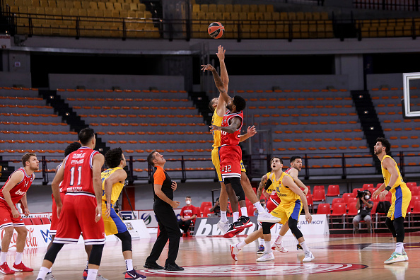 אולימפיאקוס נגד מכבי תל אביב