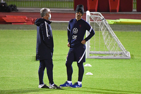 אנטואן גריזמן משוחח עם דשאן