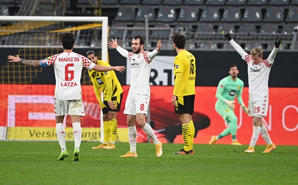 This image has an empty alt attribute; its file name is 1027122