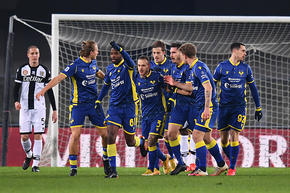 שחקני ורונה חוגגים