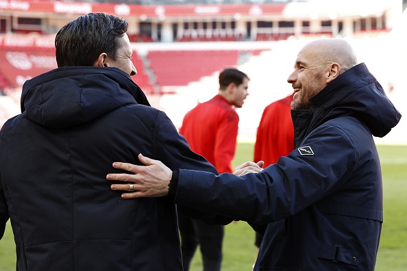 אריק טן האח ורוג'ר שמידט לפני שריקת הפתיחה