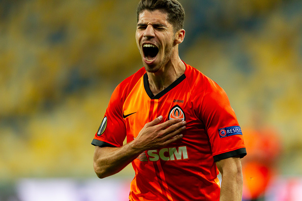 מנור סולומון חוגג מול וולפסבורג