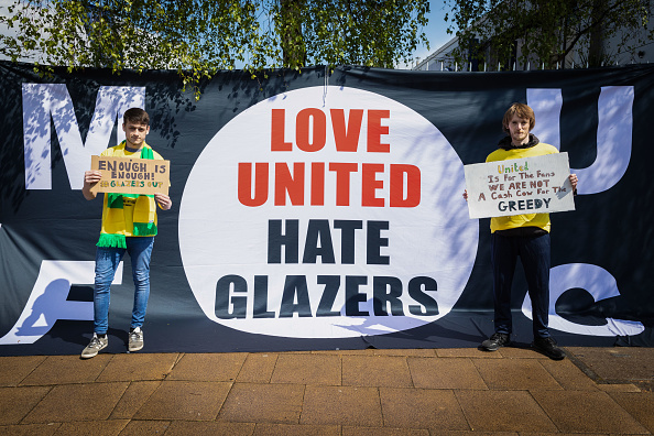 רוצים את גלייזר בחוץ. אוהדי יונייטד