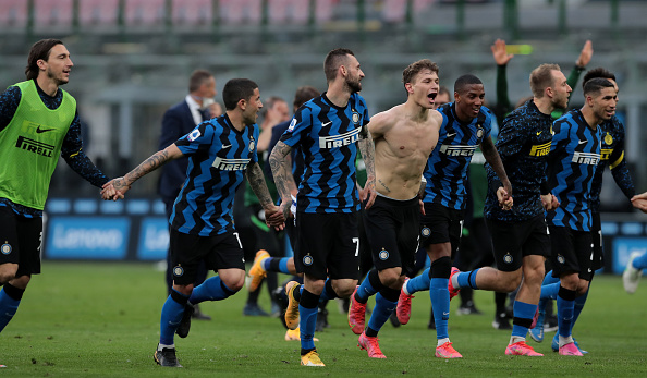 שחקני אינטר חוגגים