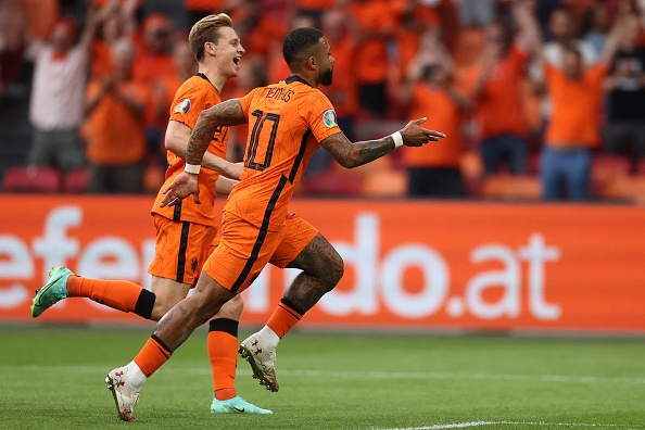 ממפיס דפאי, פרנקי דה יונג