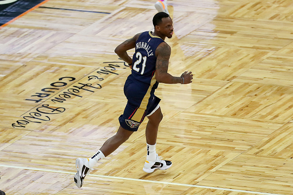  ג'יימס נאנלי במדי ניו אורלינס