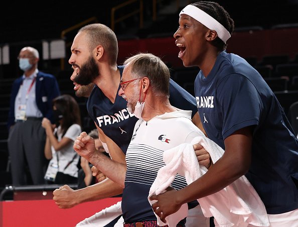 הצרפתים חוגגים עלייה שלישית לגמר האולימפי