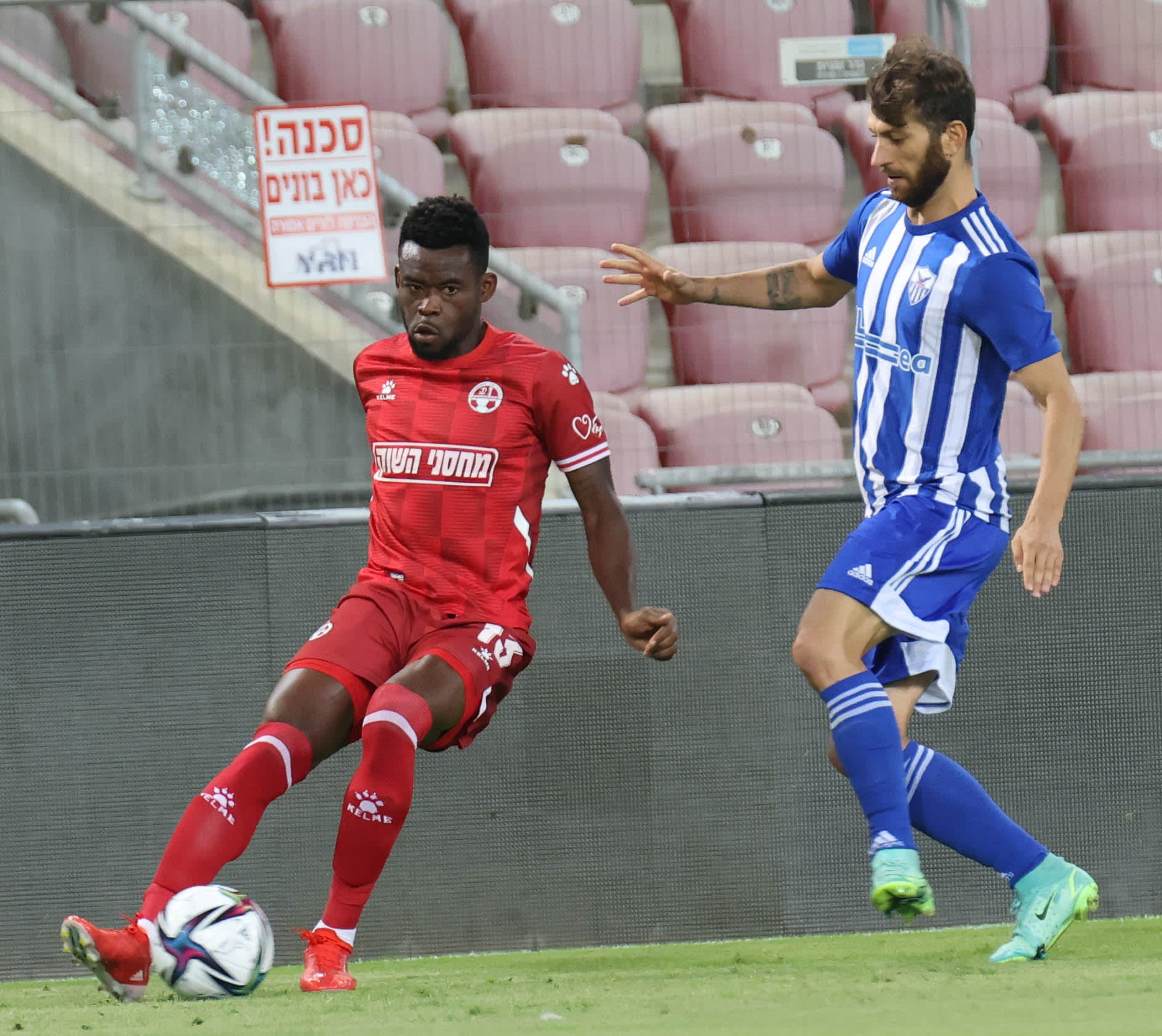 יוג'ין אנסה שחקן הפועל באר שבע מול אנורתוזיס פמגוסטה