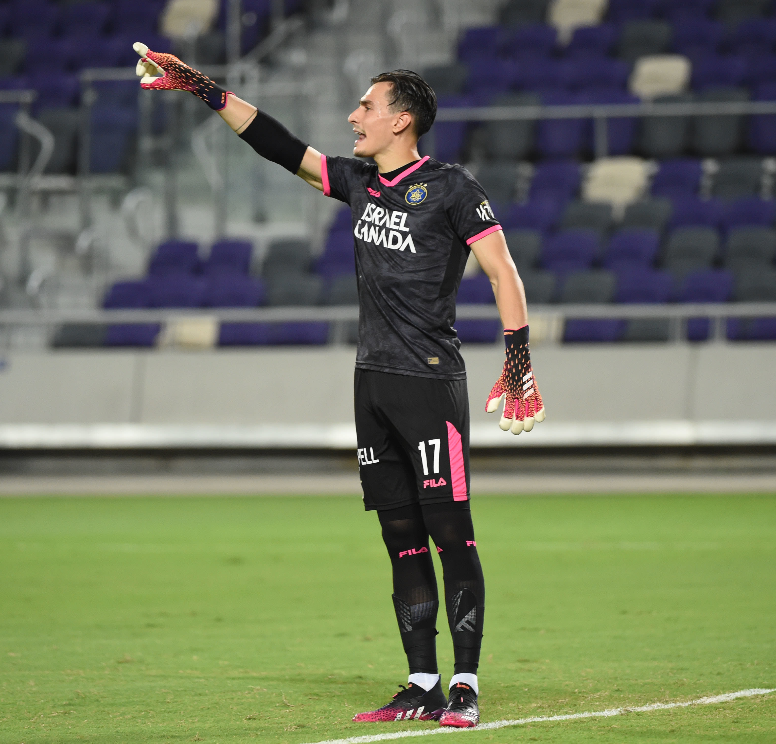 שוער מכבי תל אביב אנדראס יאניוטיס