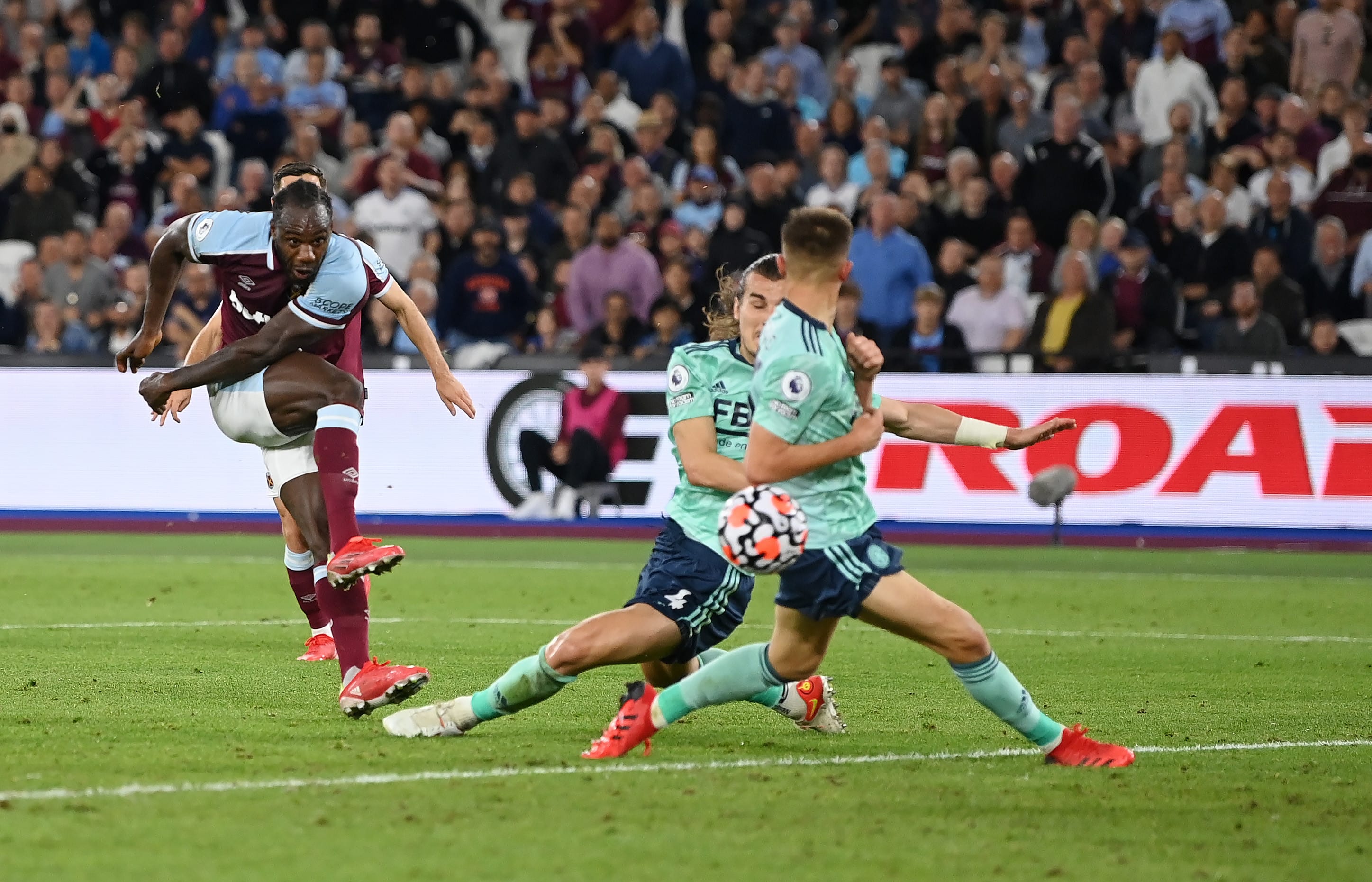 מיקאיל אנטוניו חלוץ ווסטהאם