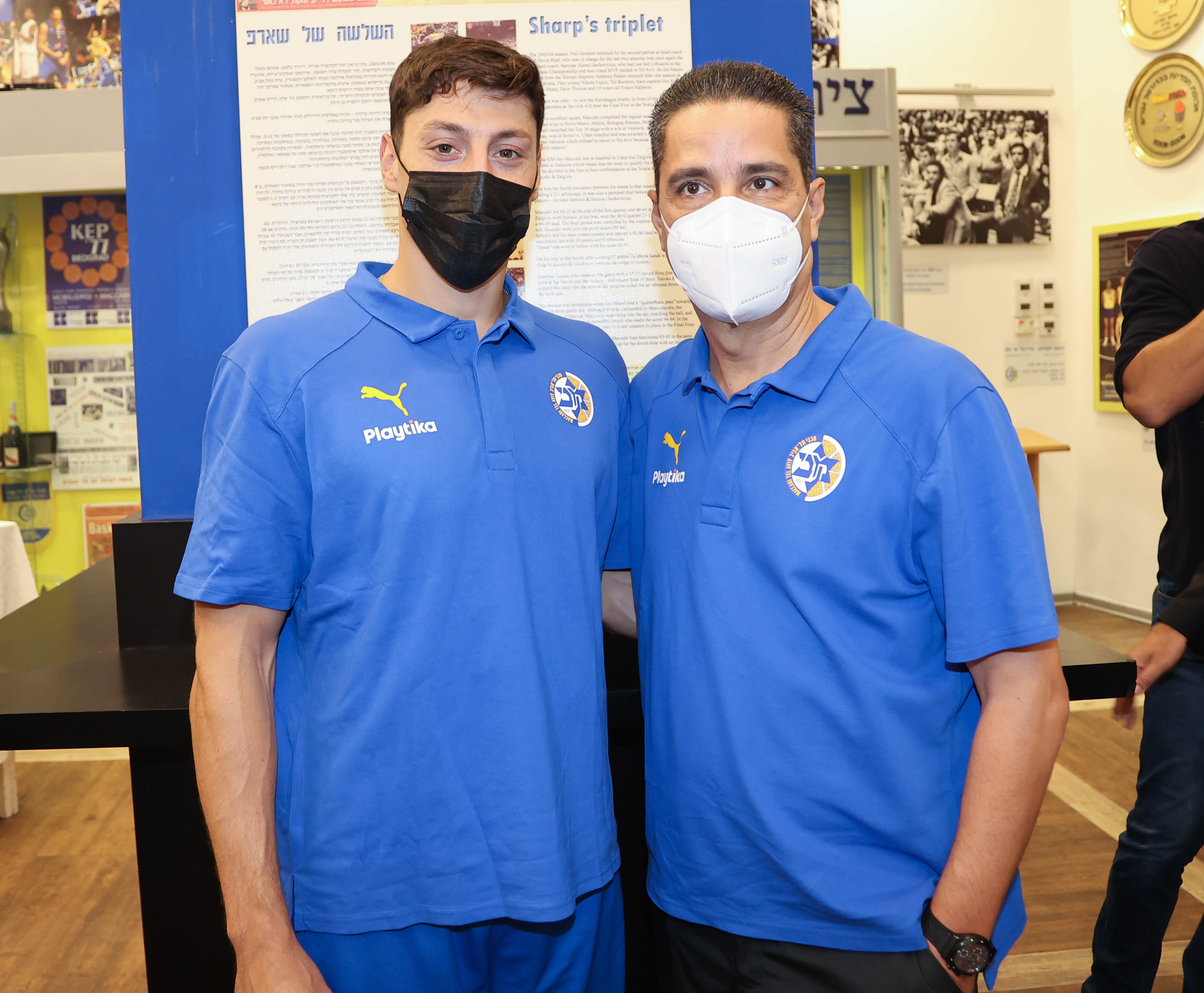 מאמן מכבי תל אביב יאניס ספרופולוס עם יפתח זיו