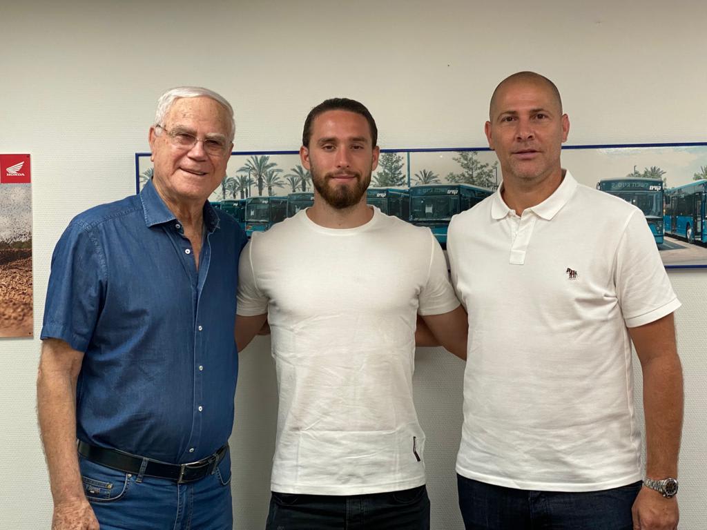 עופרי ארד מאריך חוזה במכבי חיפה