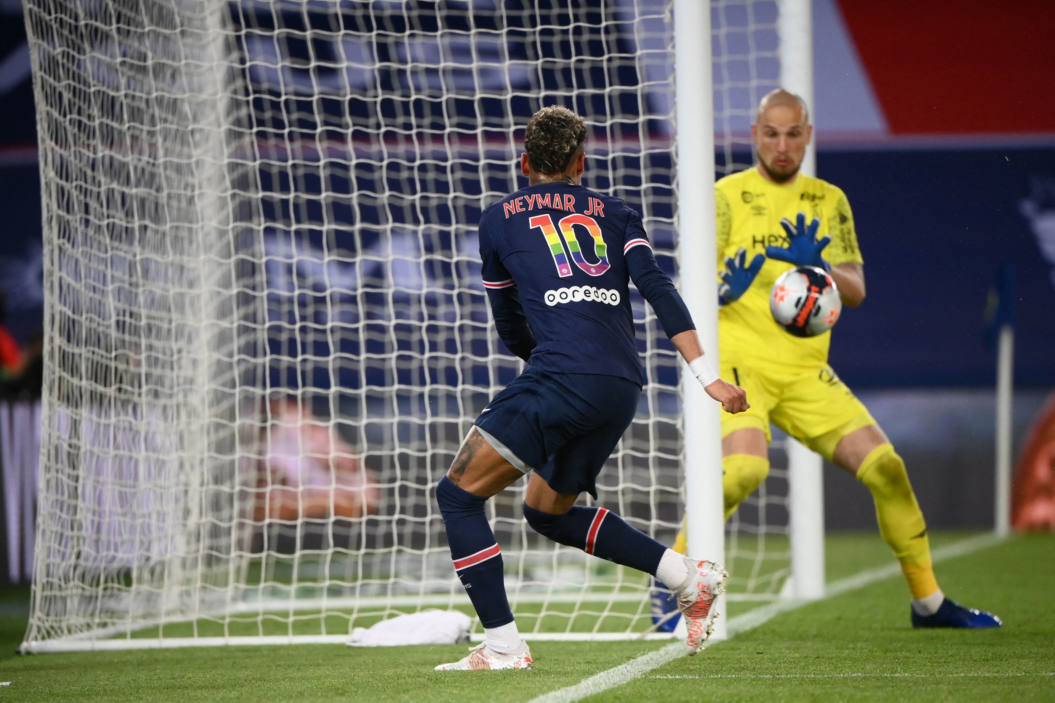 פרדראג ראיקוביץ' שוער ריימס מול ניימאר