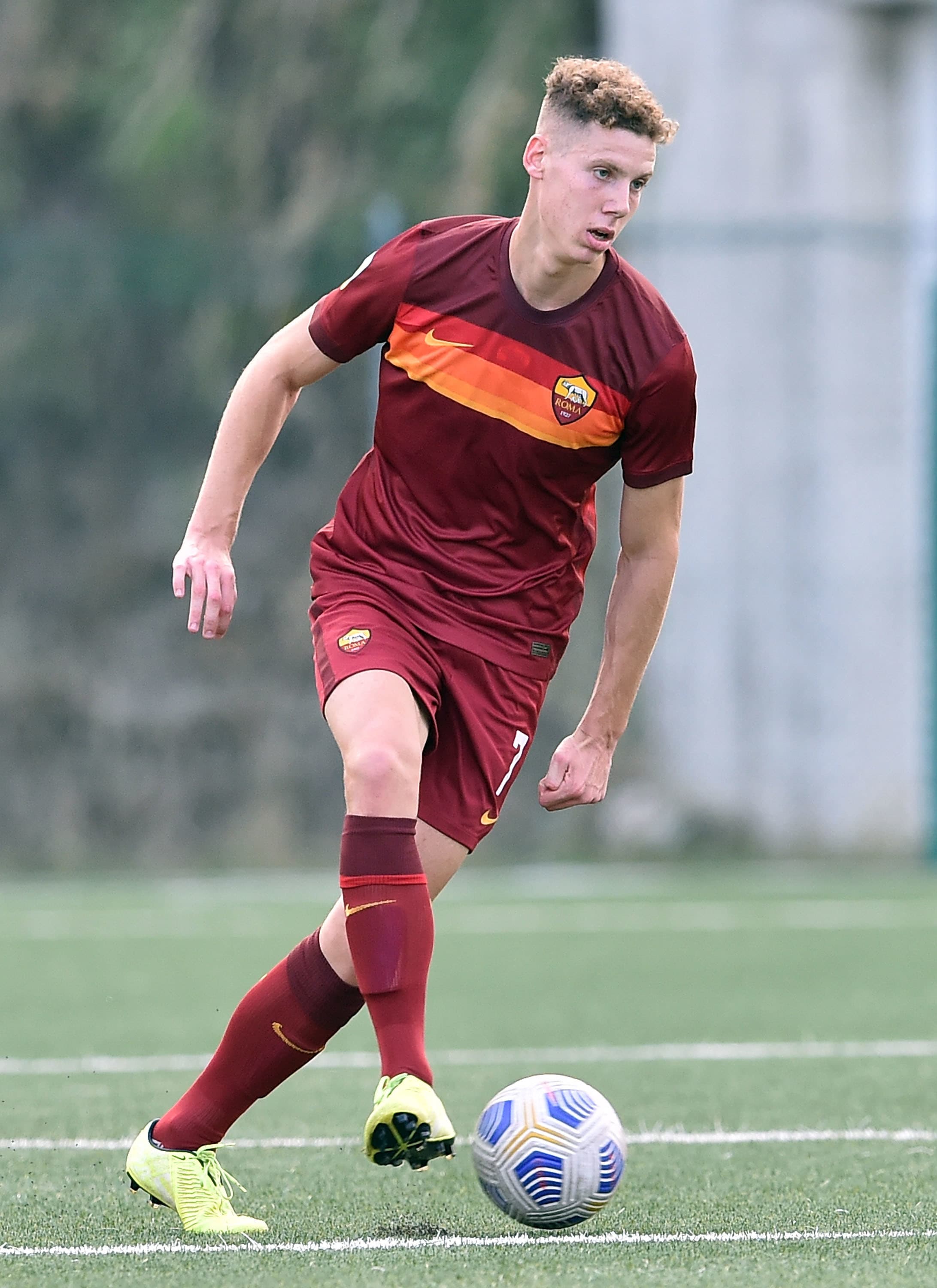 סוף פודגוראנו (מימין) במדי קבוצת הנוער של רומא