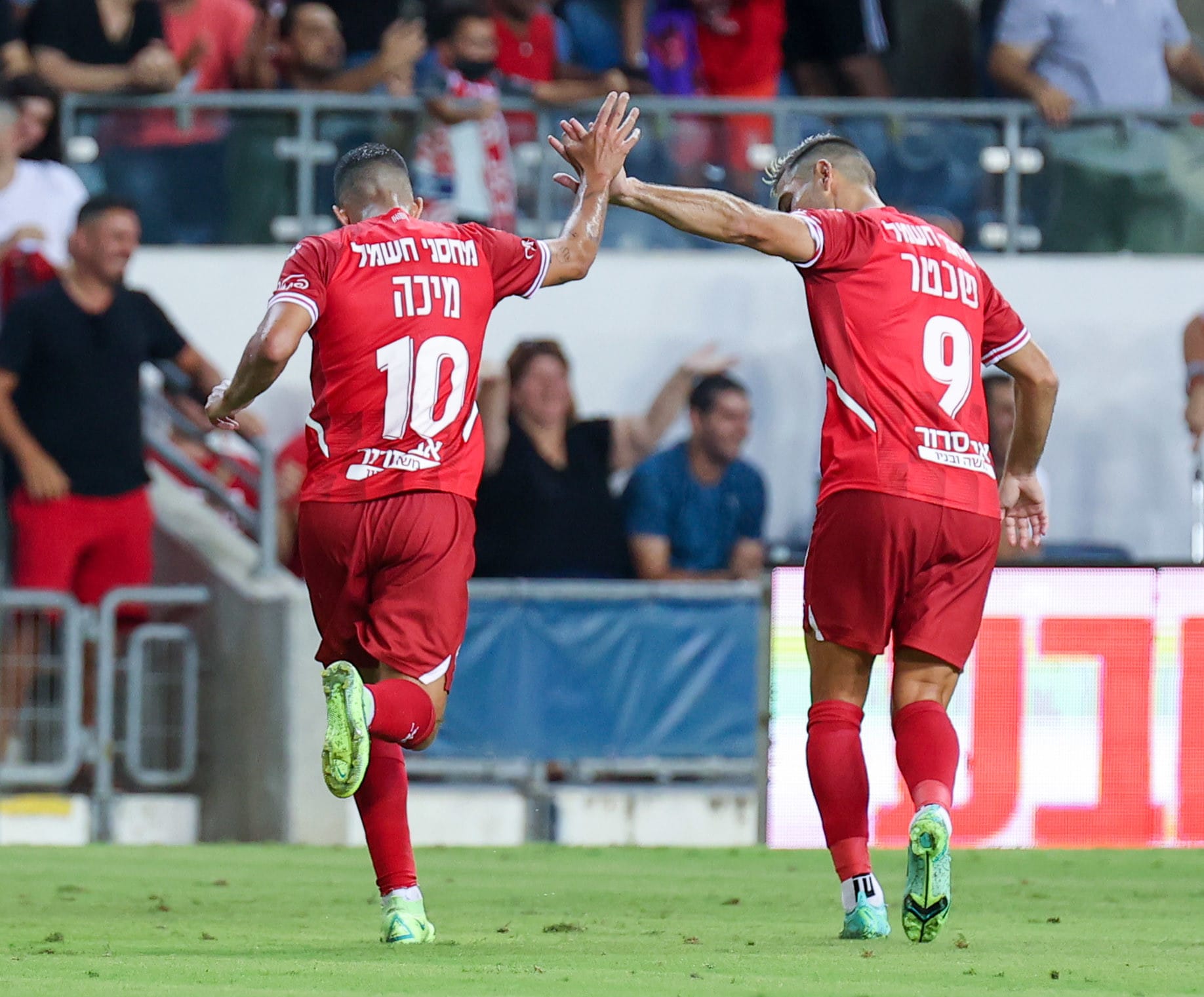 שחקני הפועל באר שבע, דור מיכה איתי שכטר