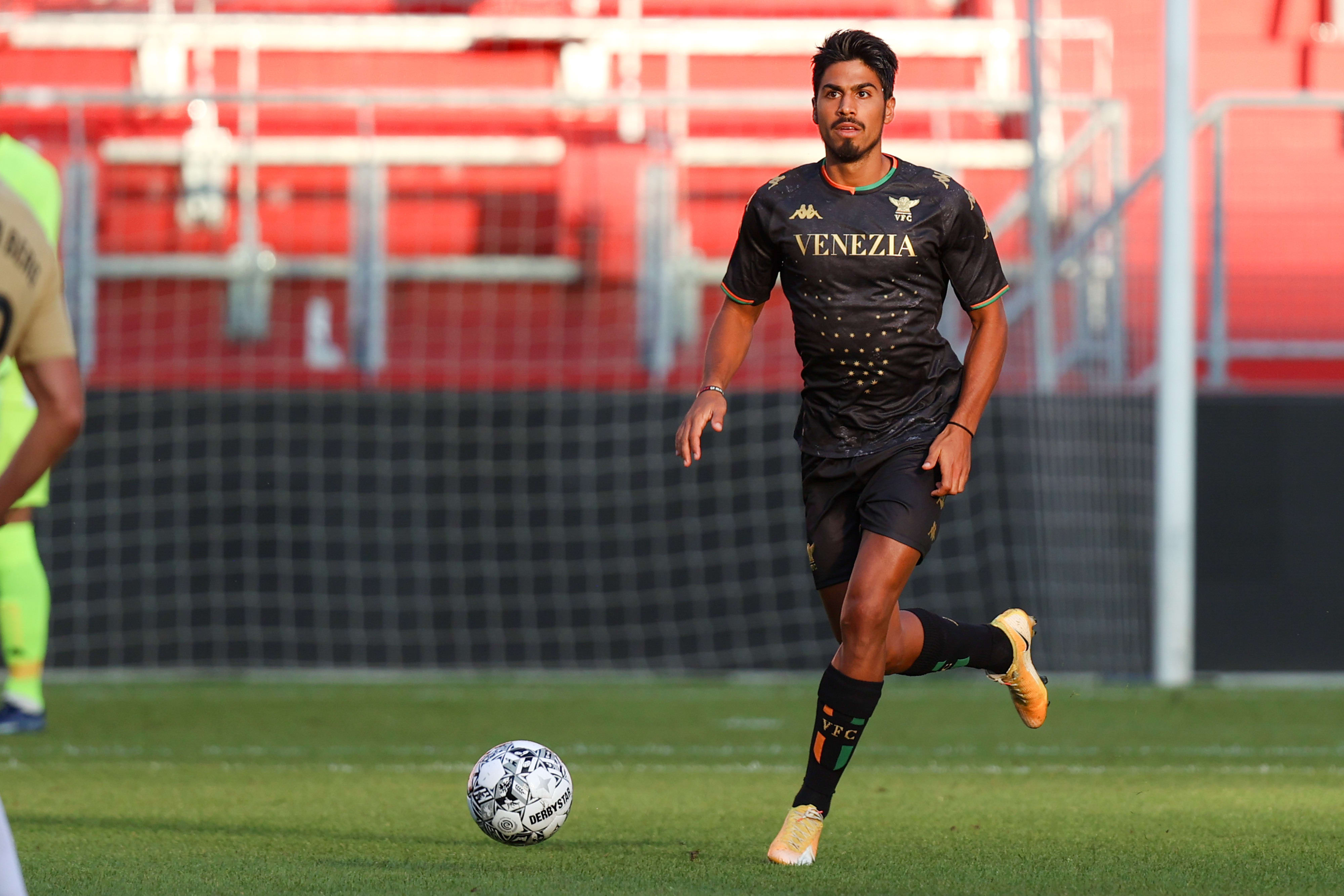 שחקן ונציה, דור פרץ