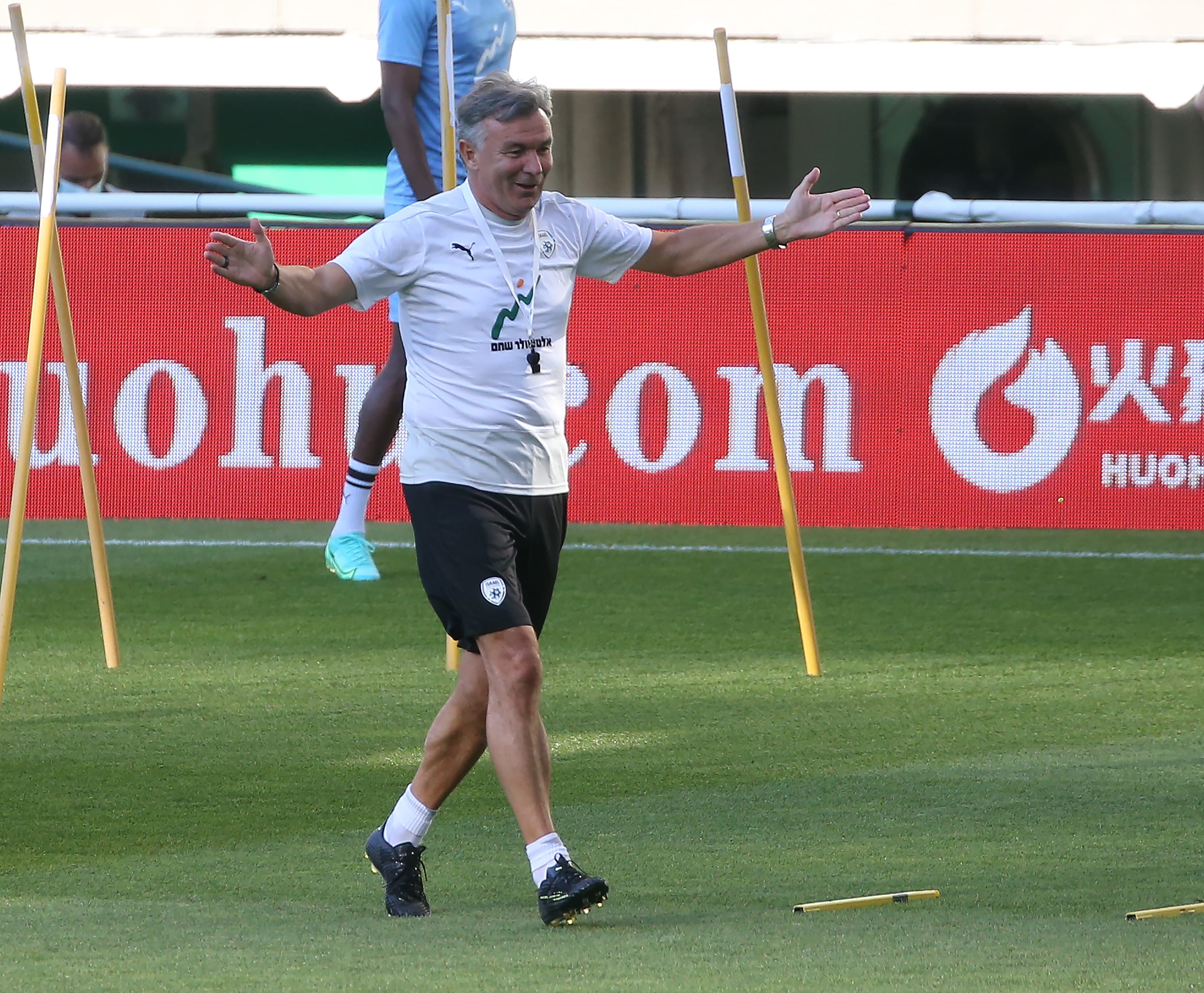 וילי רוטנשטיינר מאמן נבחרת ישראל