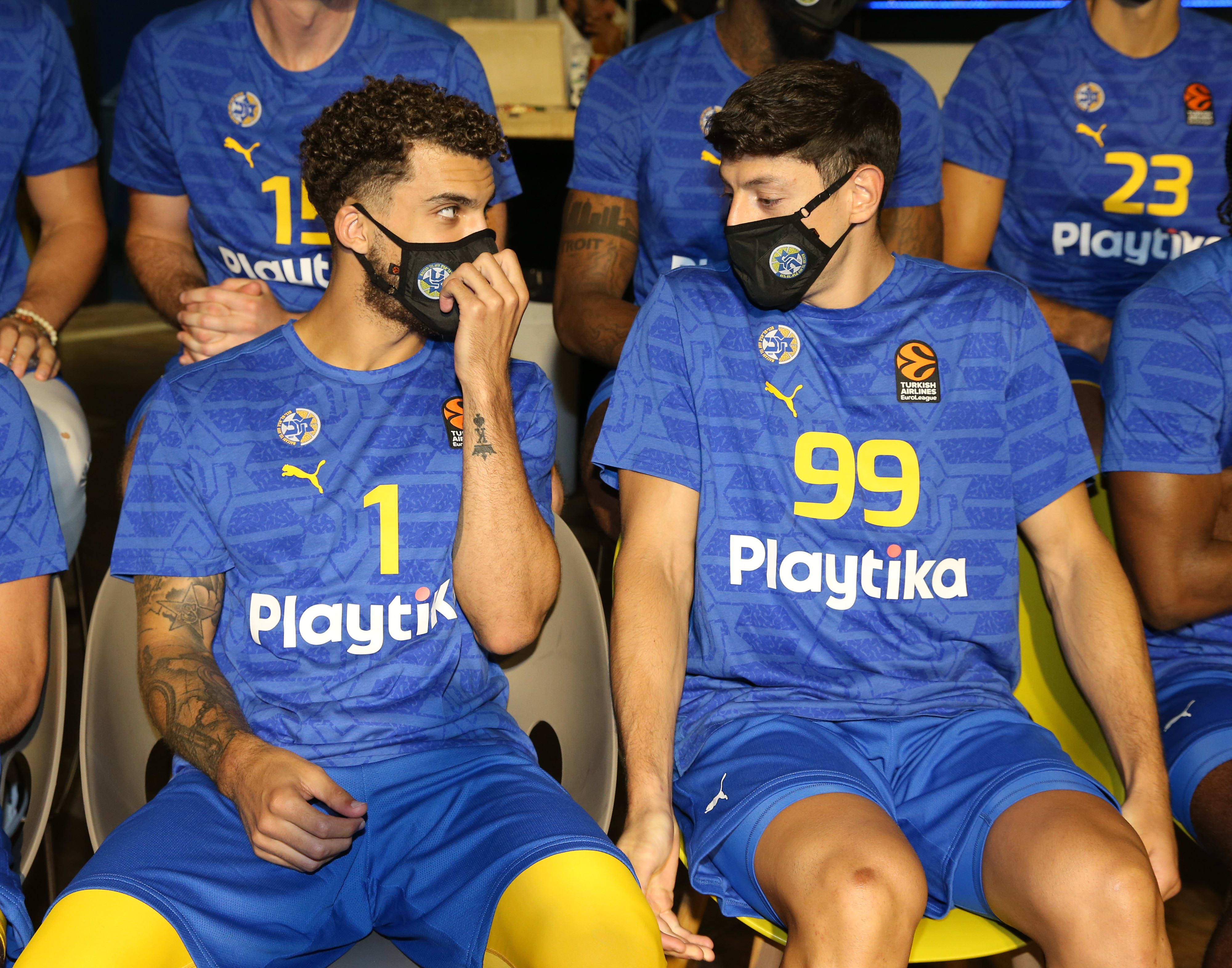 סקוטי ווילבקין שחקן מכבי תל אביב עם יפתח זיו