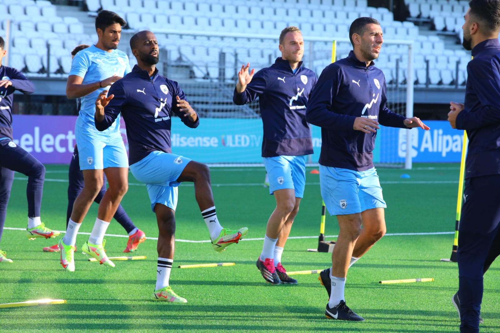 איתן טיבי, דן גלזר, אלי דסה ודור פרץ באימון נבחרת ישראל