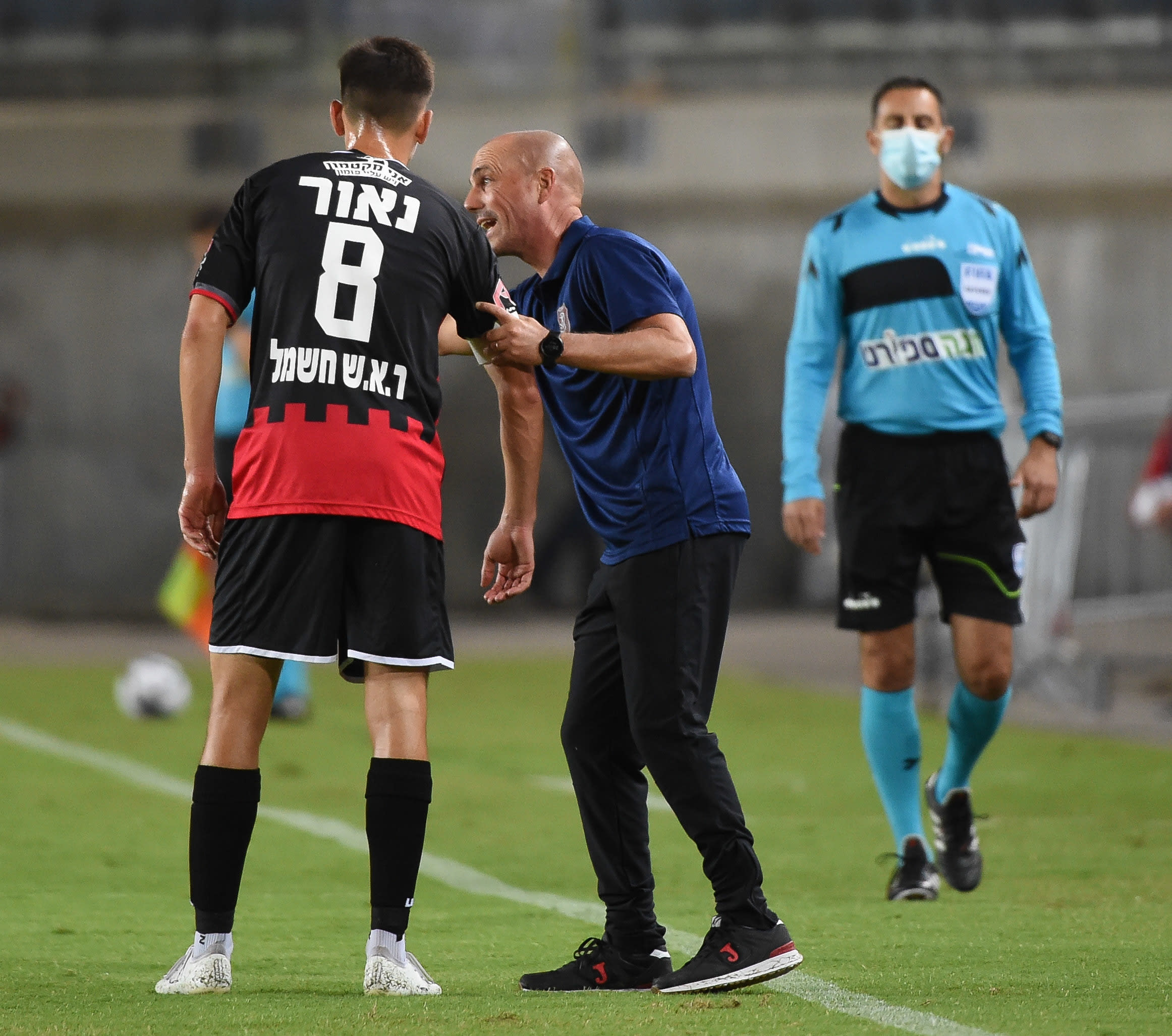 מאמן הפועל ירושלים זיו אריה עם גוני נאור