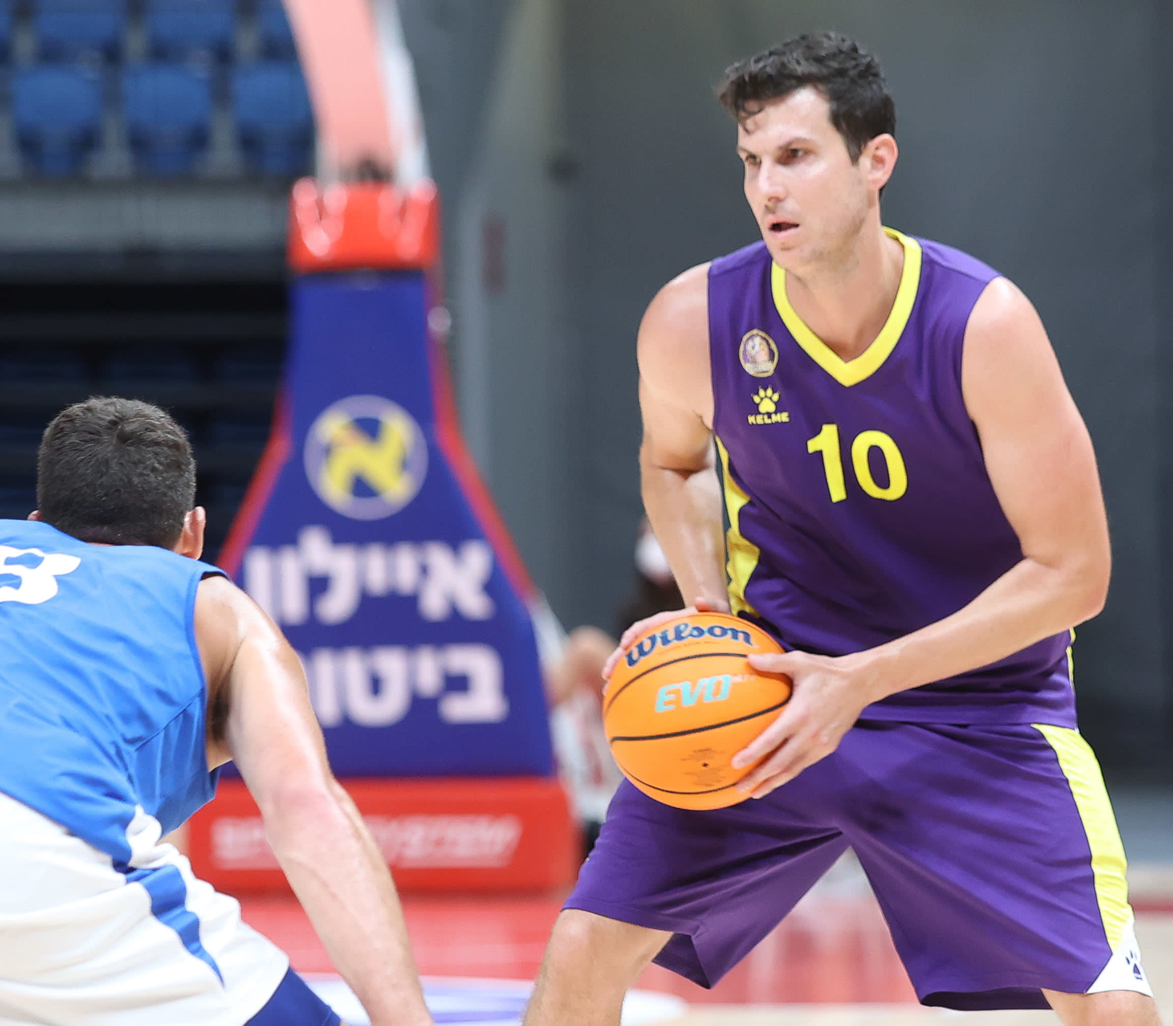 שחקן הפועל חולון גיא פניני