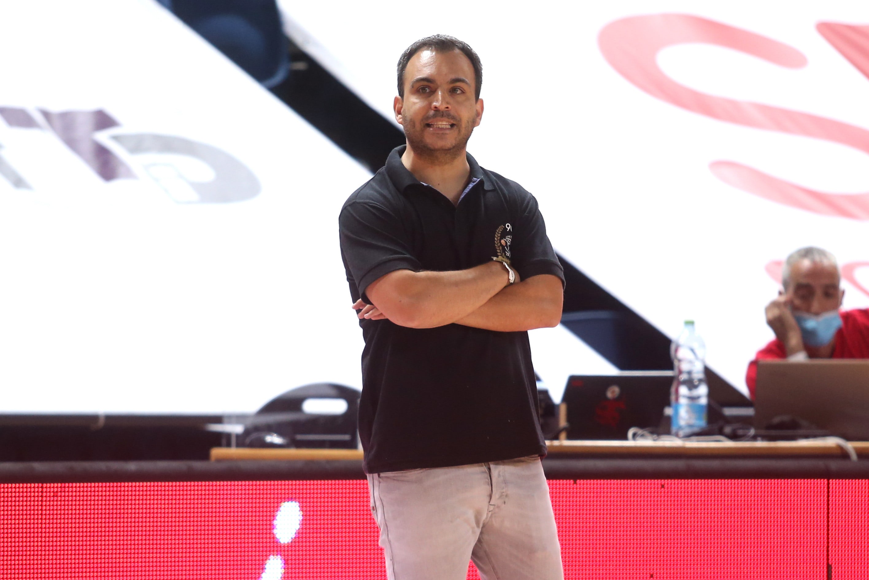 מאמן הפועל חיפה אלעד חסין