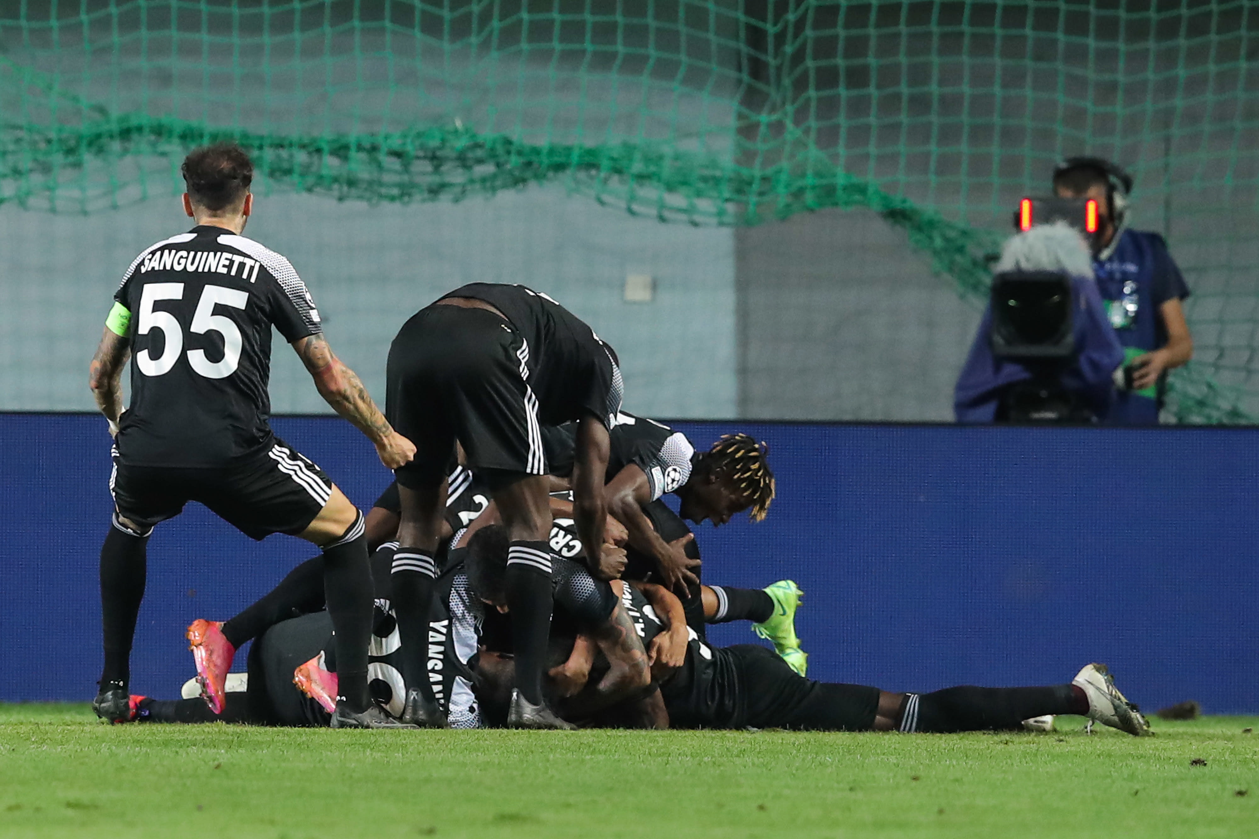 שחקני שריף טירספול חוגגים