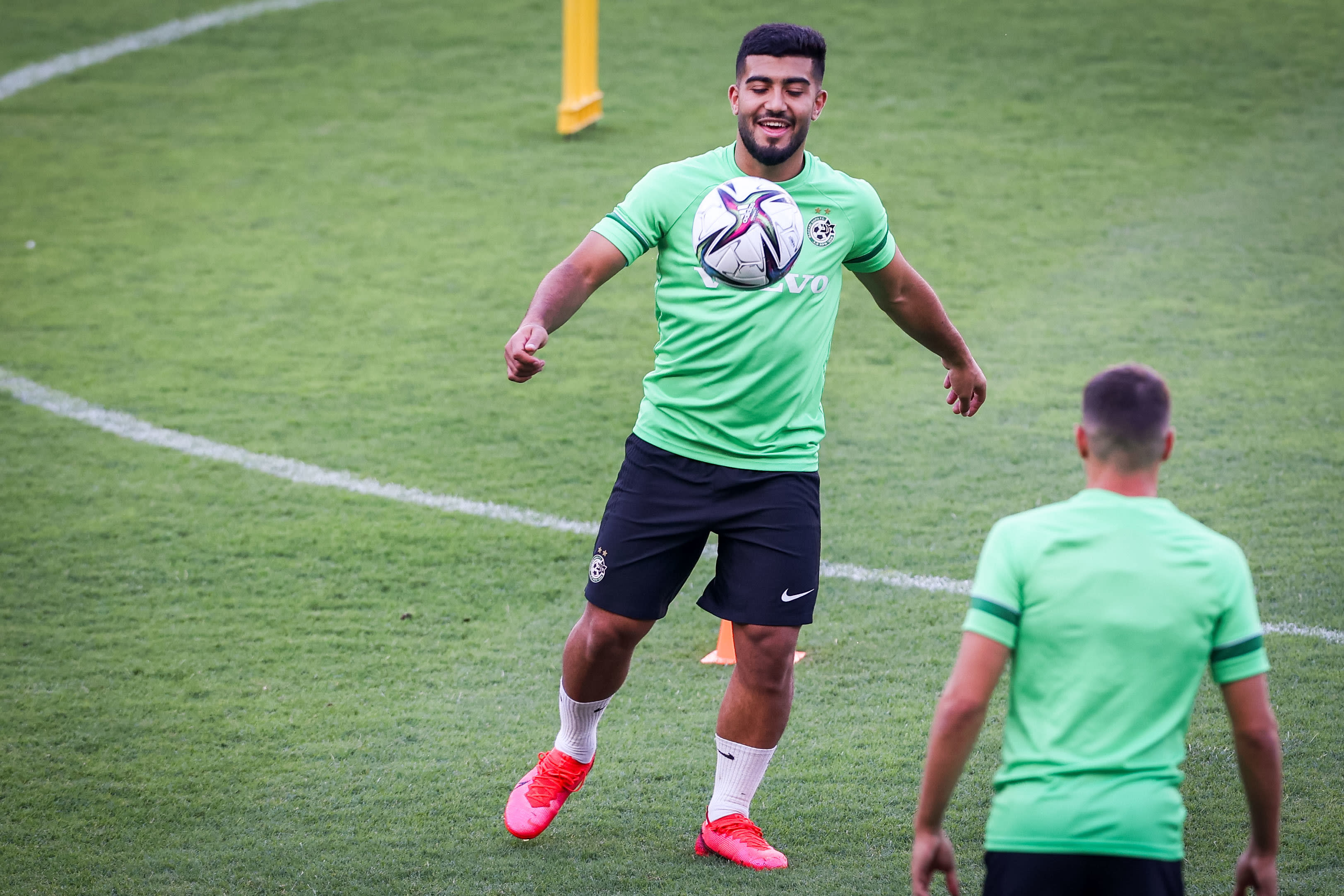 מוחמד אבו פאני שחקן מכבי חיפה באימון