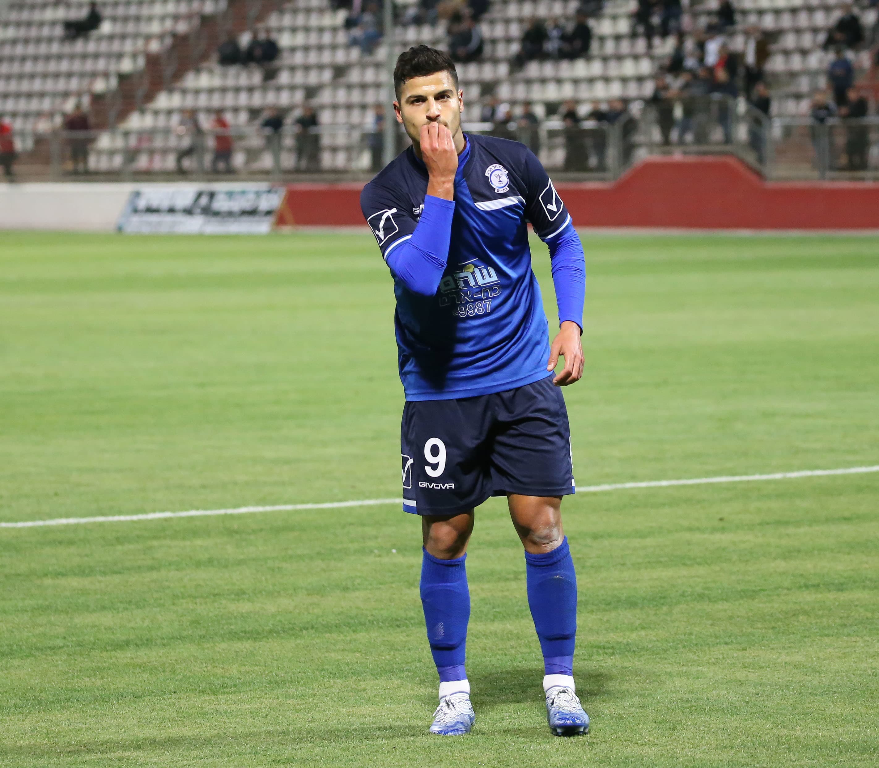 שחקן בית"ר תל אביב בת ים יניב מזרחי