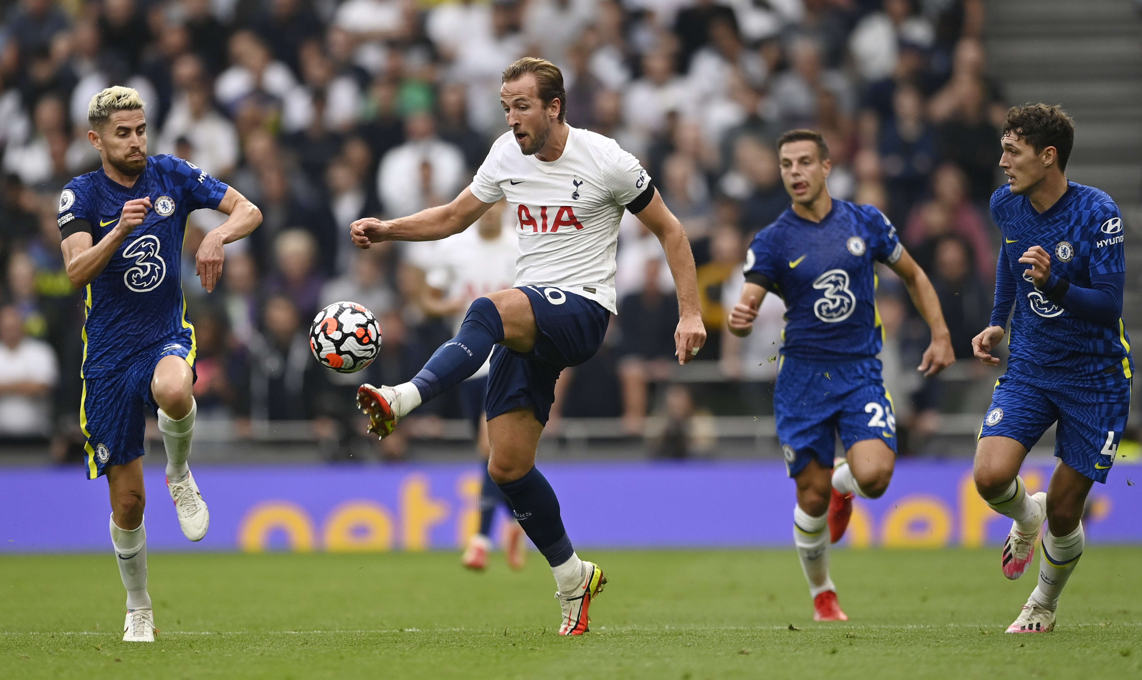 הארי קיין, שחקן טוטנהאם, ז'ורז'יניו, שחקן צ'לסי