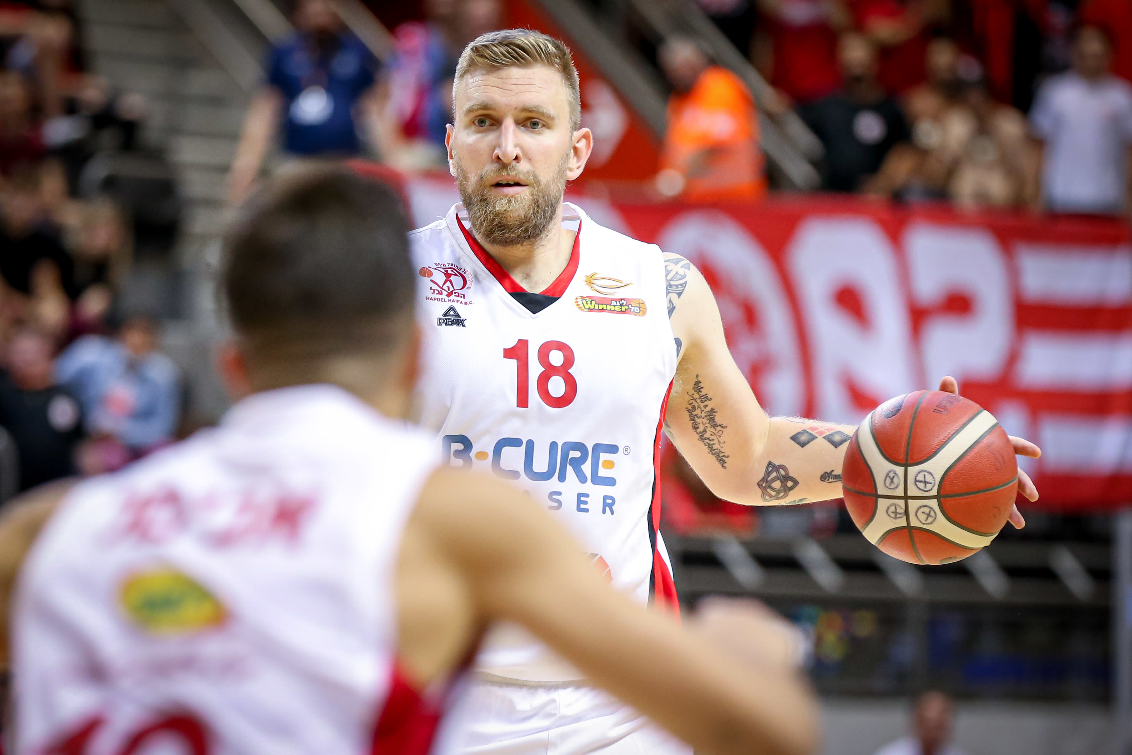 שחקן הפועל חיפה איגור נסטרנקו