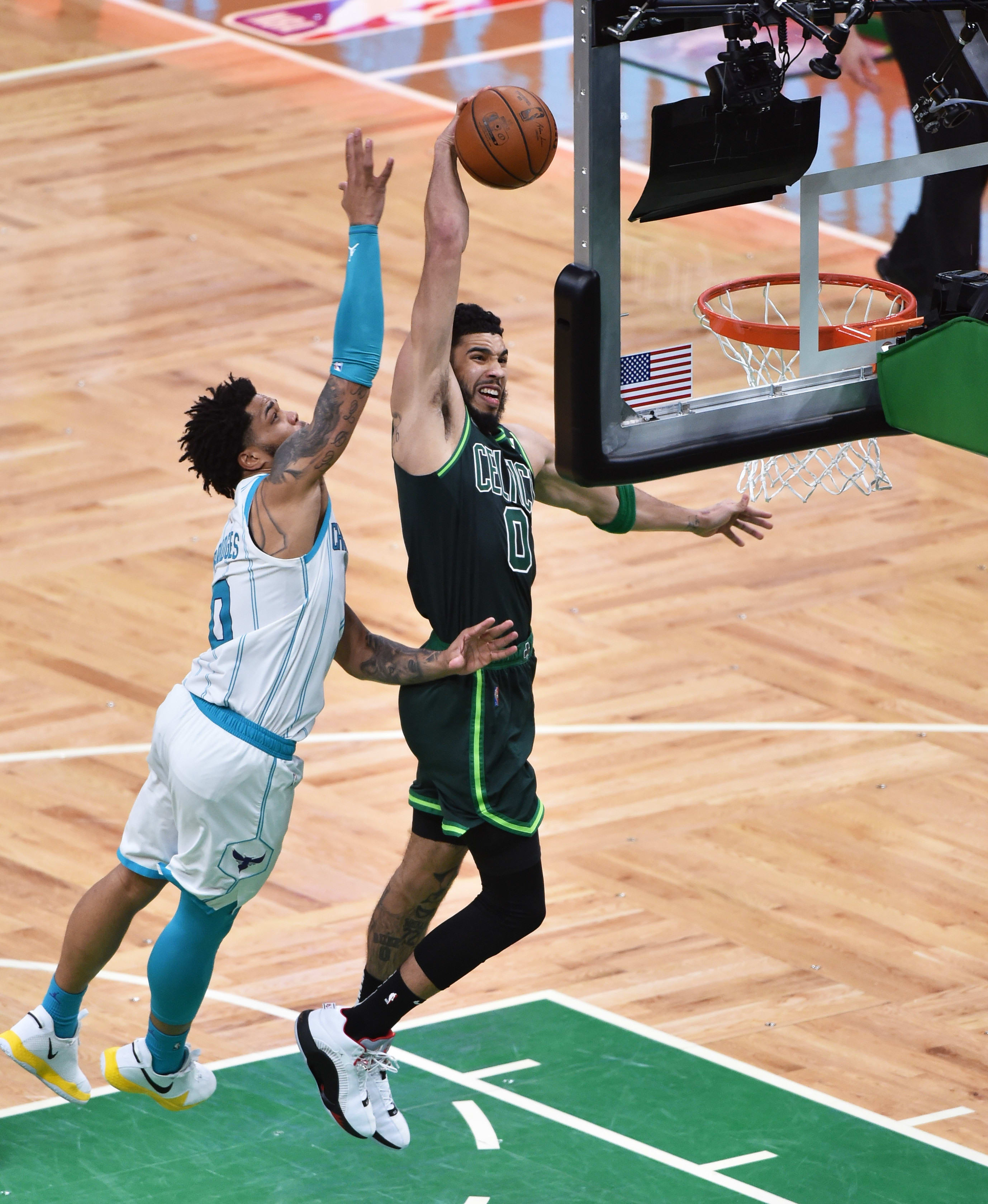 ג'ייסון טייטום, בוסטון סלטיקס, מטביע מעל מיילס ברידג'ס, שארלוט הורנטס