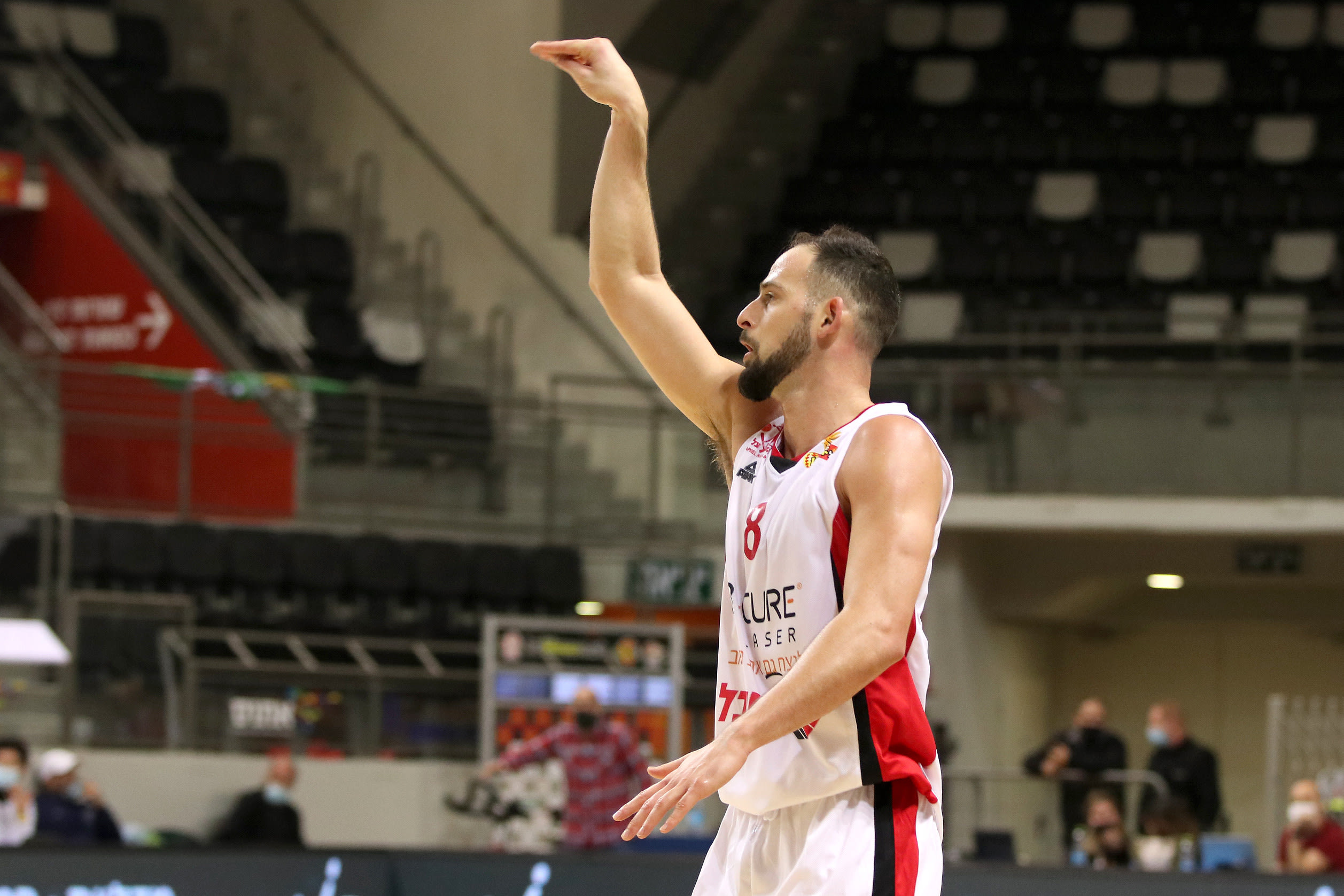 שחקן הפועל חיפה עמית שמחון