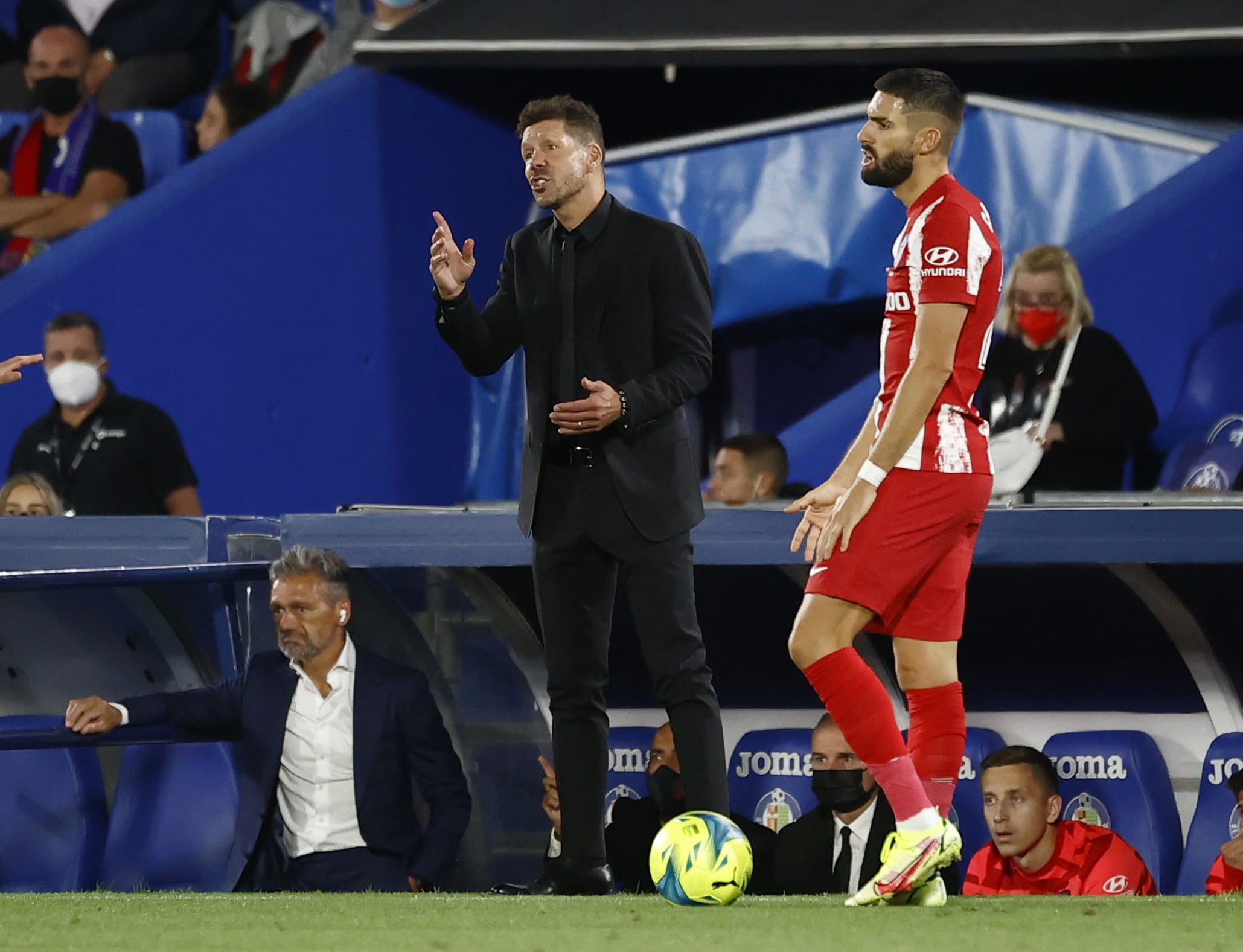 מאמן אתלטיקו מדריד דייגו סימאונה עם יאניק קראסקו